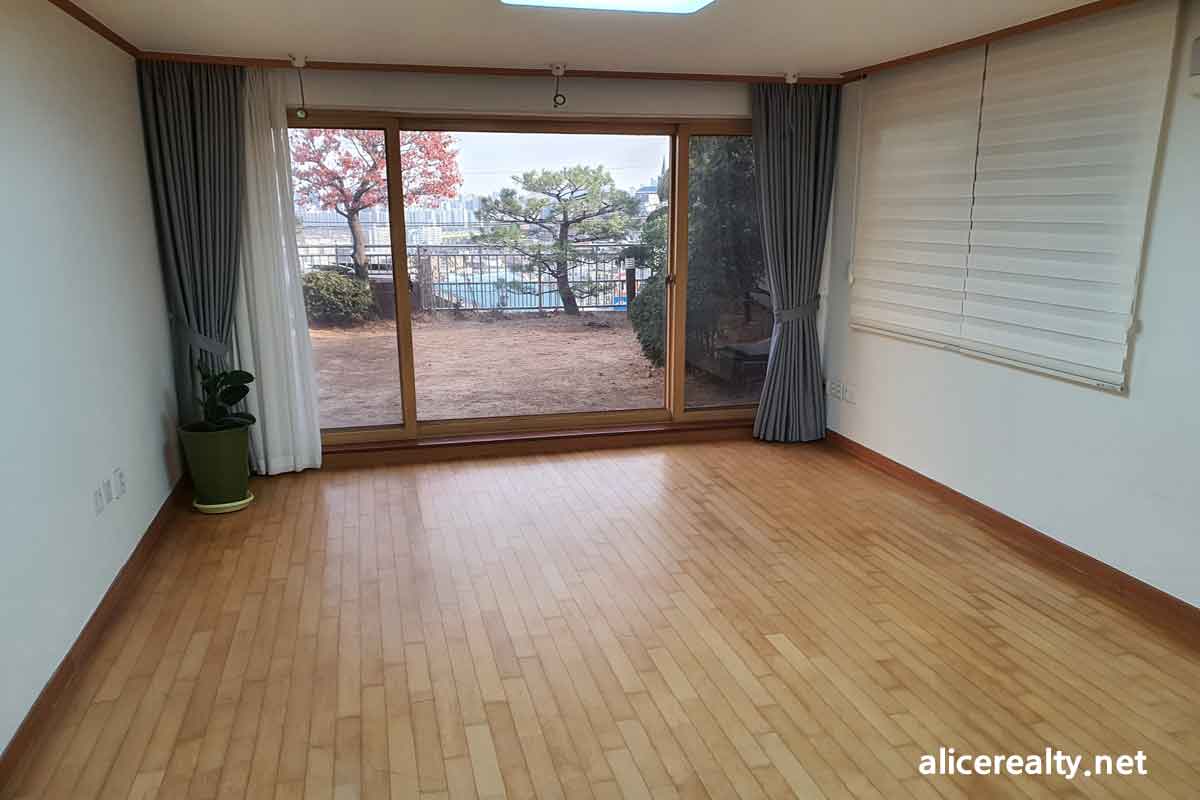 House, apartment, villa rent in Hannamdong, Yongsan, Seoul, Korea